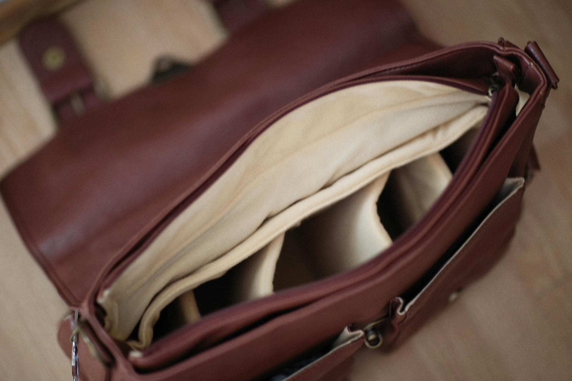 Best Notary Bags and Carrying Cases for Mobile Notaries